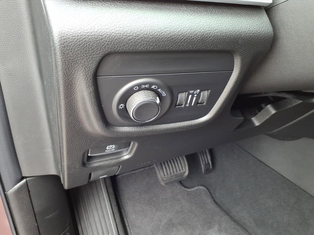 New 2026 Jeep Grand Cherokee Altitude image 10