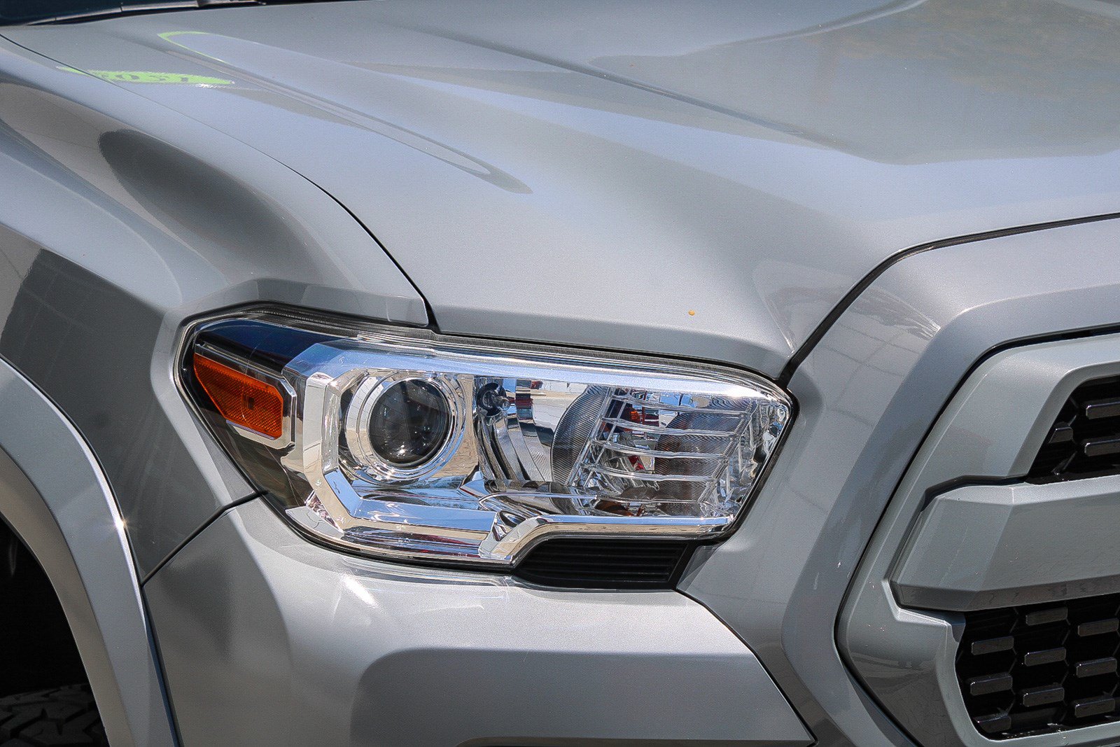 Used 2021 Toyota Tacoma SR5 RWD image 5