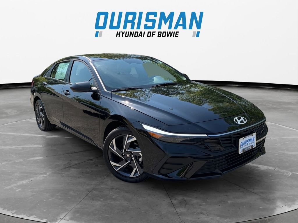 Used 2025 Hyundai Elantra SEL FWD image 1