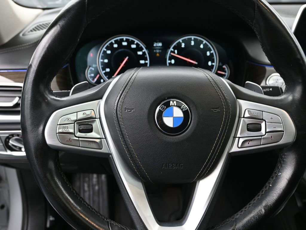 Used 2016 BMW 750i xDrive image 10