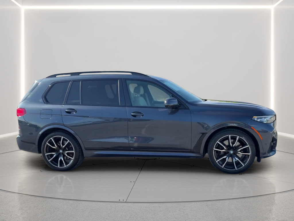 Used 2022 BMW X7 xDrive40i w/ M Sport Package AWD/4WD image 4