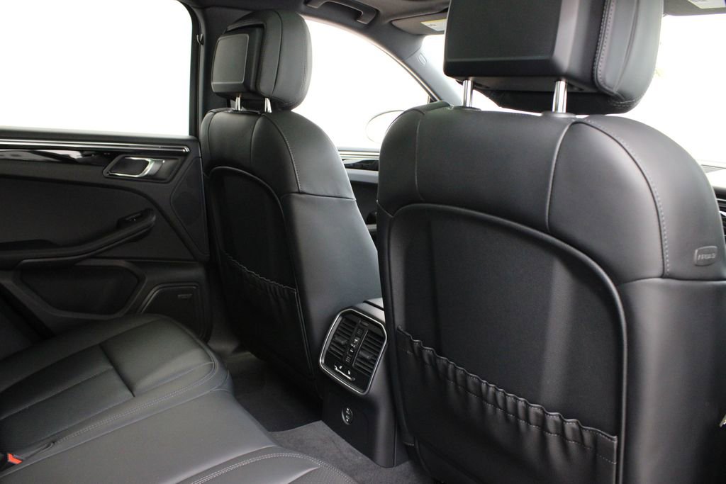 New 2026 Porsche Macan image 25