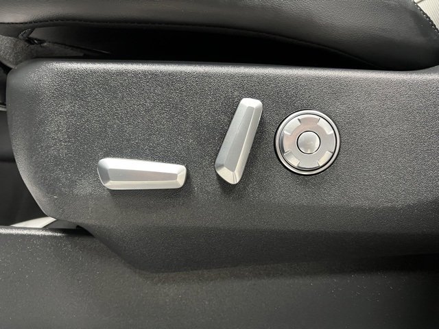 Used 2025 Lincoln Navigator L Reserve image 23