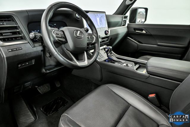 Used 2024 Lexus GX 550 w/ Cold Area Package image 10