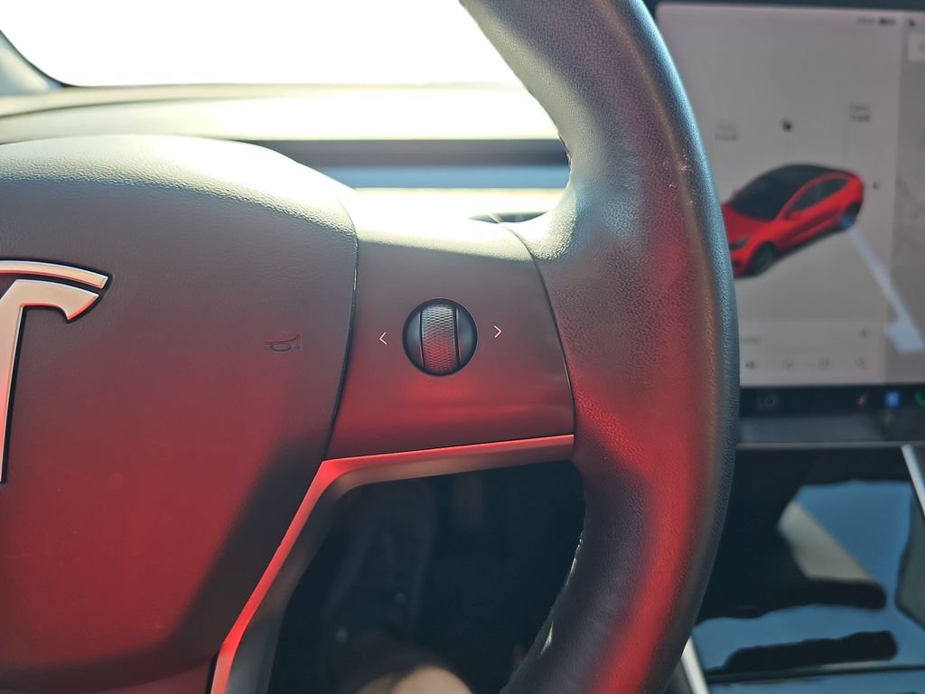 Used 2020 Tesla Model 3 Standard Range Plus RWD image 18