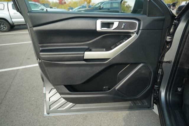 Used 2022 Ford Explorer XLT w/ Equipment Group 202A image 15