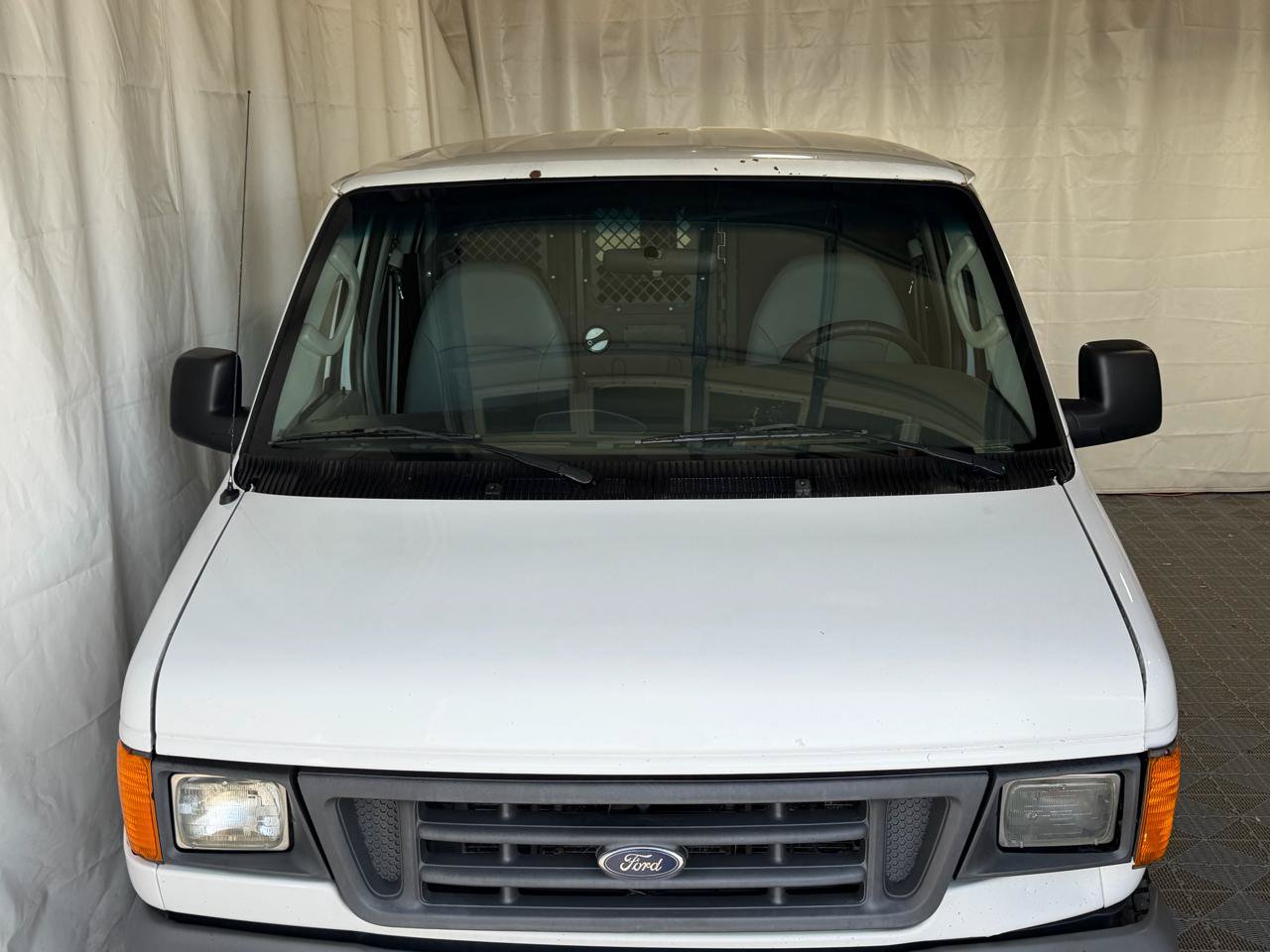 Used 2007 Ford E-150 and Econoline 150 RWD image 3