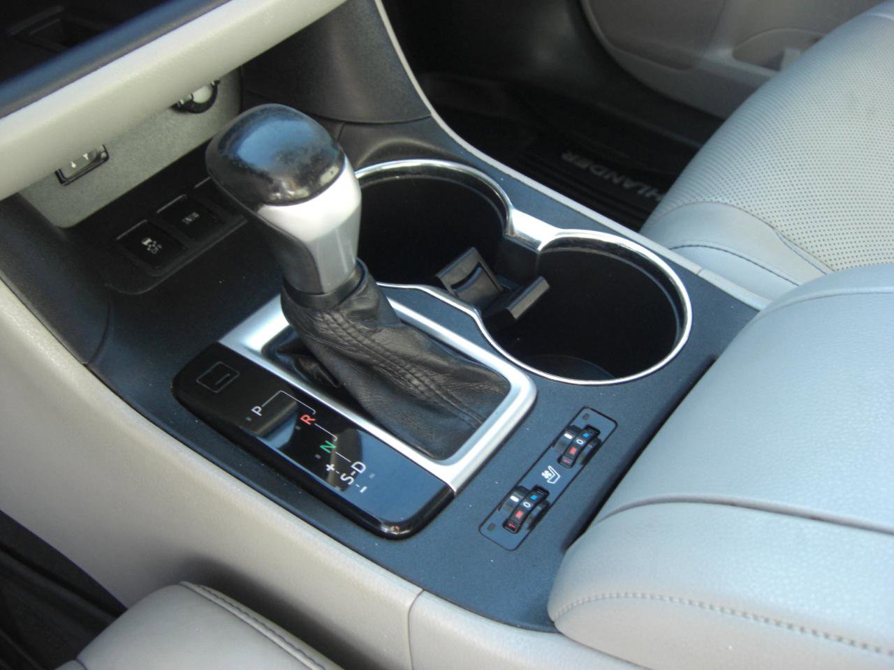 Used 2014 Toyota Highlander Limited FWD image 8