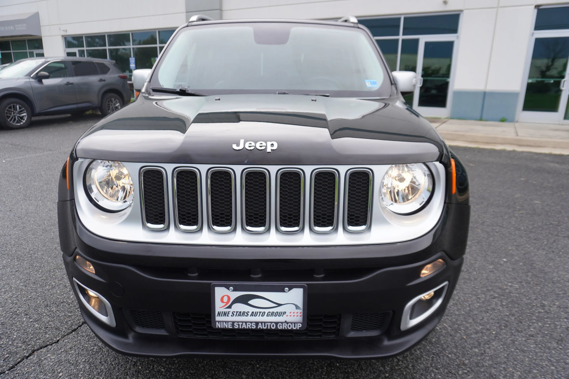 Used 2015 Jeep Renegade Limited FWD image 2
