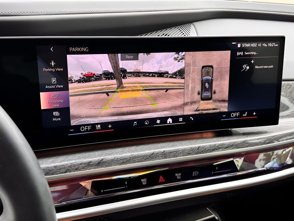 Used 2024 BMW 740i w/ Premium Package image 10