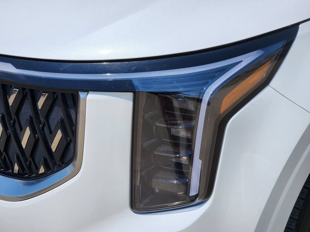 Certified 2025 Kia Carnival EX FWD image 11