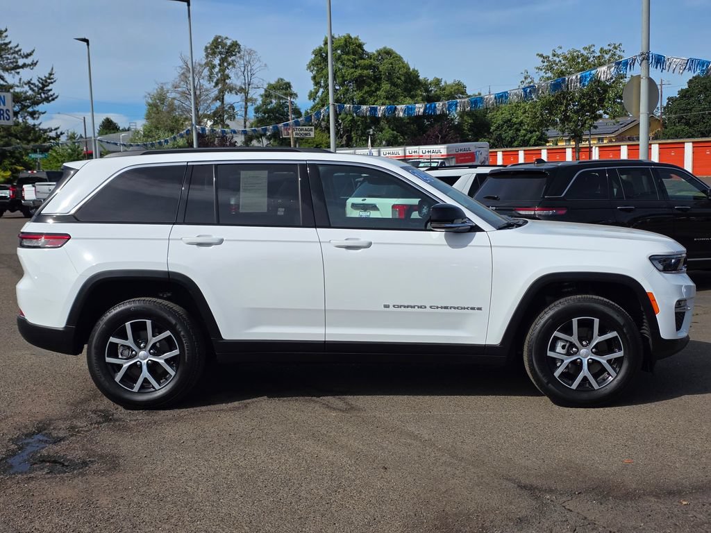 Used 2024 Jeep Grand Cherokee Limited AWD/4WD image 29