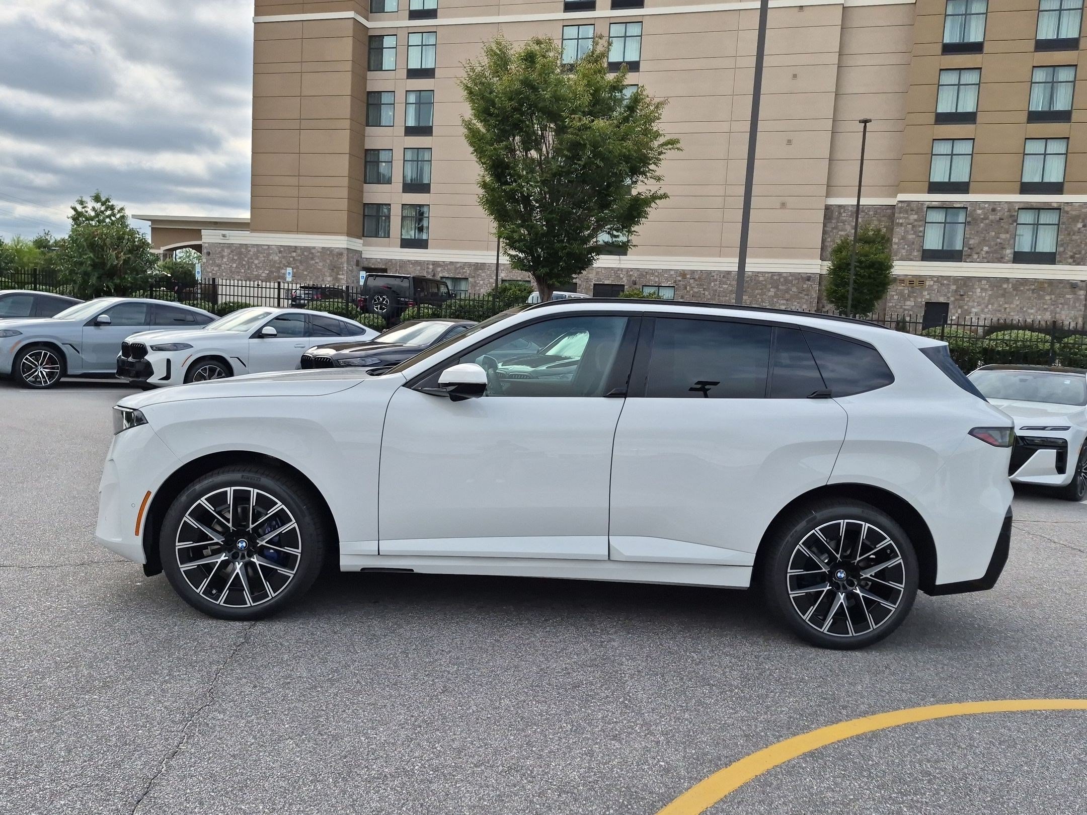 New 2027 BMW X5 xDrive50e w/ M Sport Package AWD/4WD image 6
