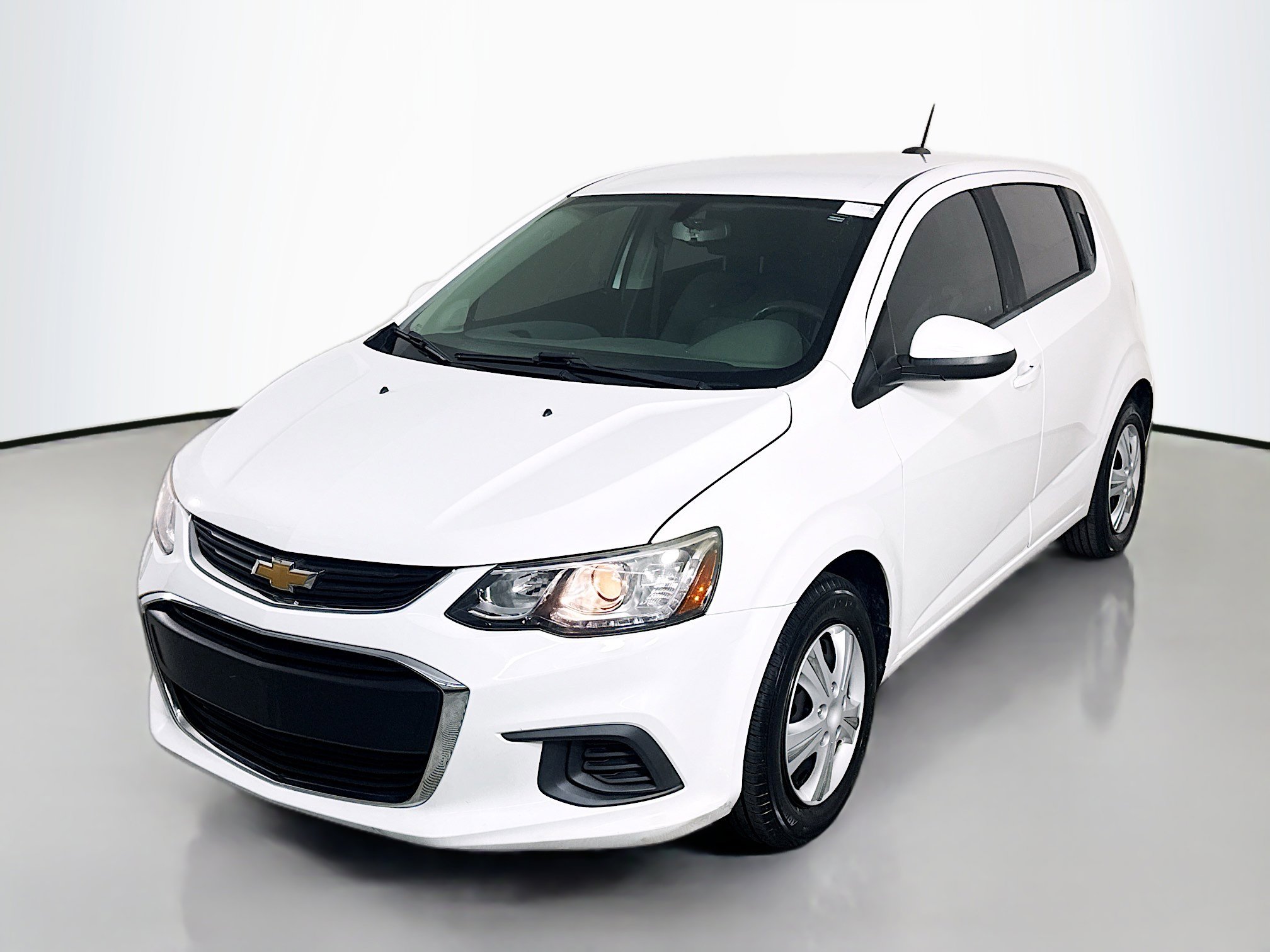 Used 2019 Chevrolet Sonic LT image 4