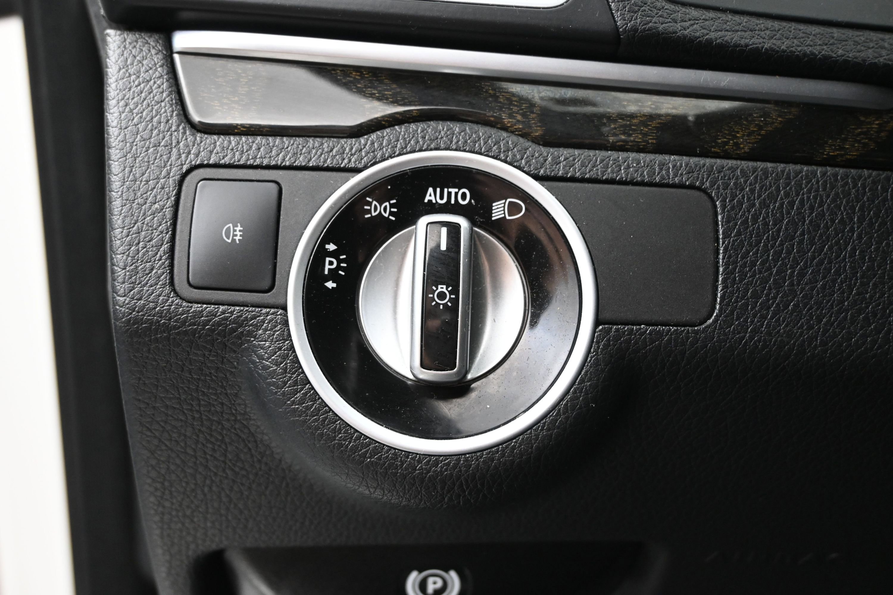 Used 2016 Mercedes-Benz E 400 4MATIC Coupe image 12