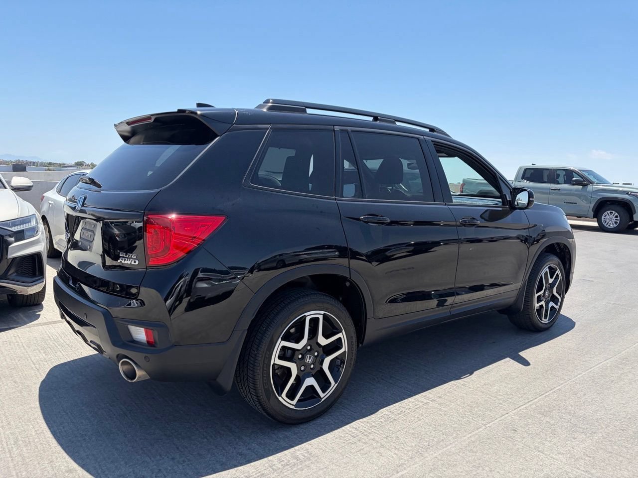 Used 2022 Honda Passport Elite image 2