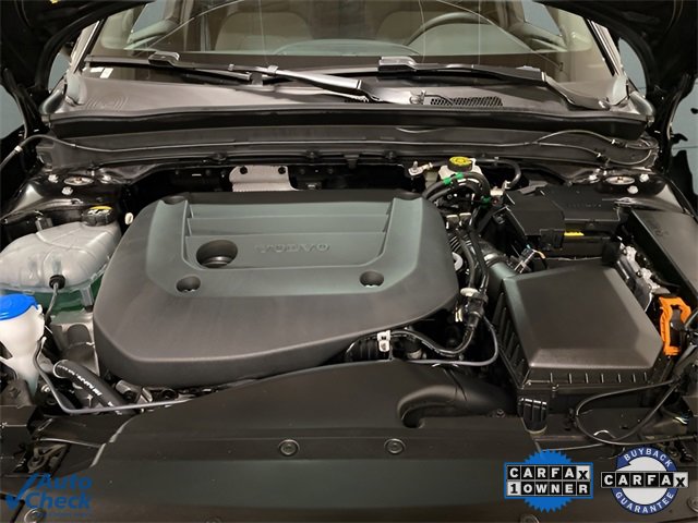 Used 2025 Volvo XC40 B5 Core image 99