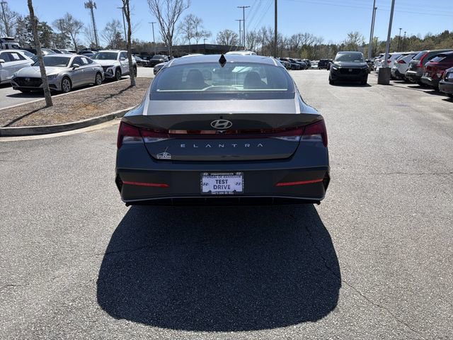 New 2026 Hyundai Elantra SE w/ Cargo Package image 6