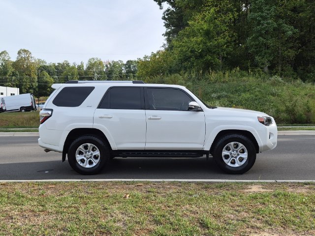 Used 2022 Toyota 4Runner SR5 Premium w/ Moonroof Package RWD image 14