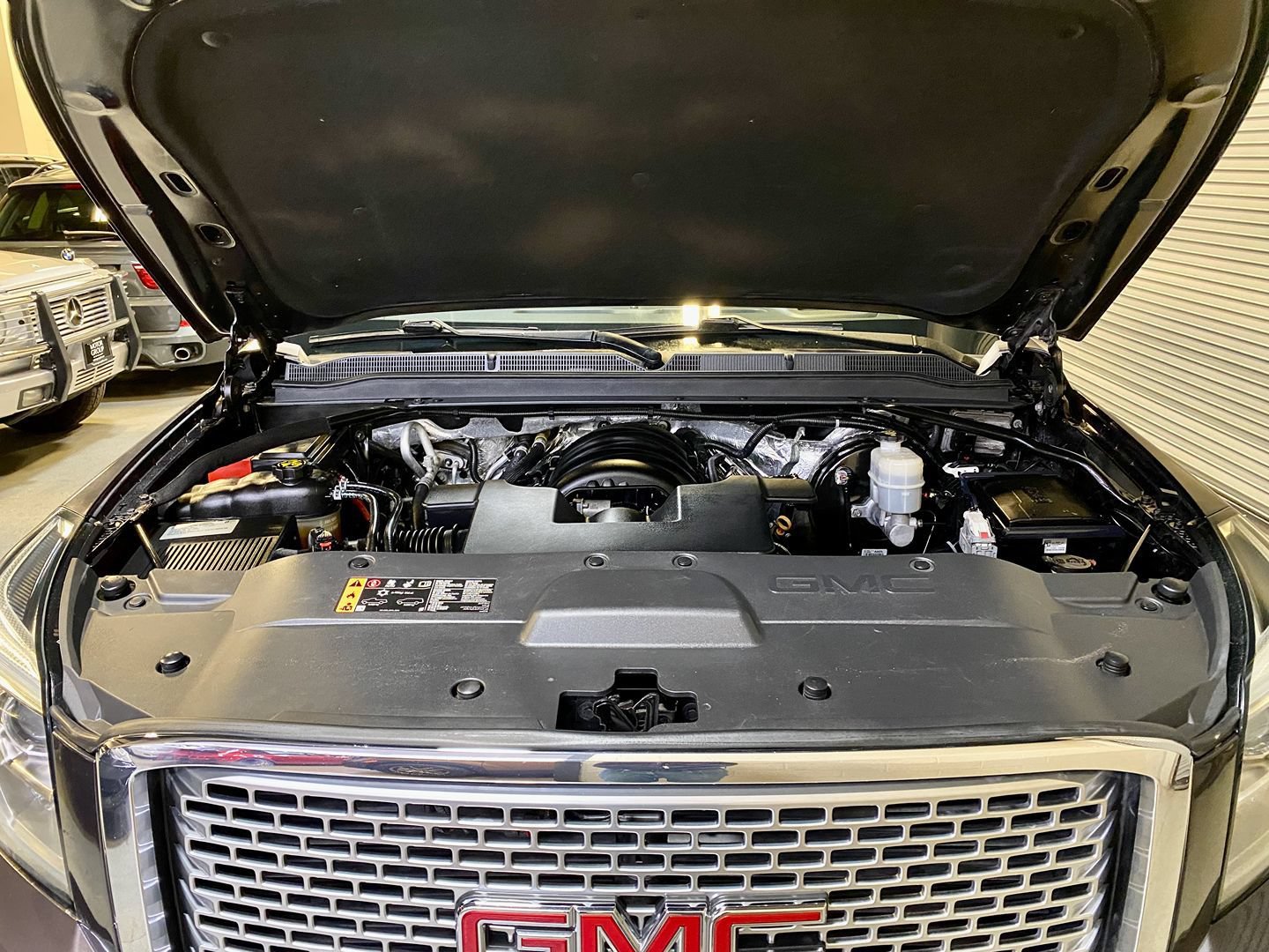 Used 2017 GMC Yukon XL Denali w/ Open Road Package RWD image 8