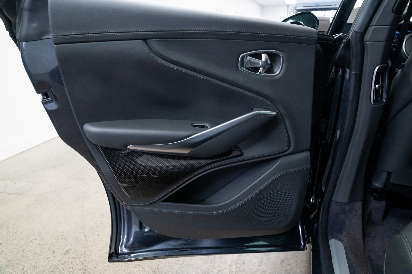 Used 2023 Aston Martin DBX 707 image 20