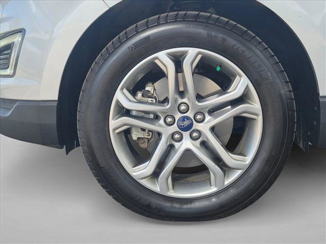 Used 2018 Ford Edge Titanium image 23