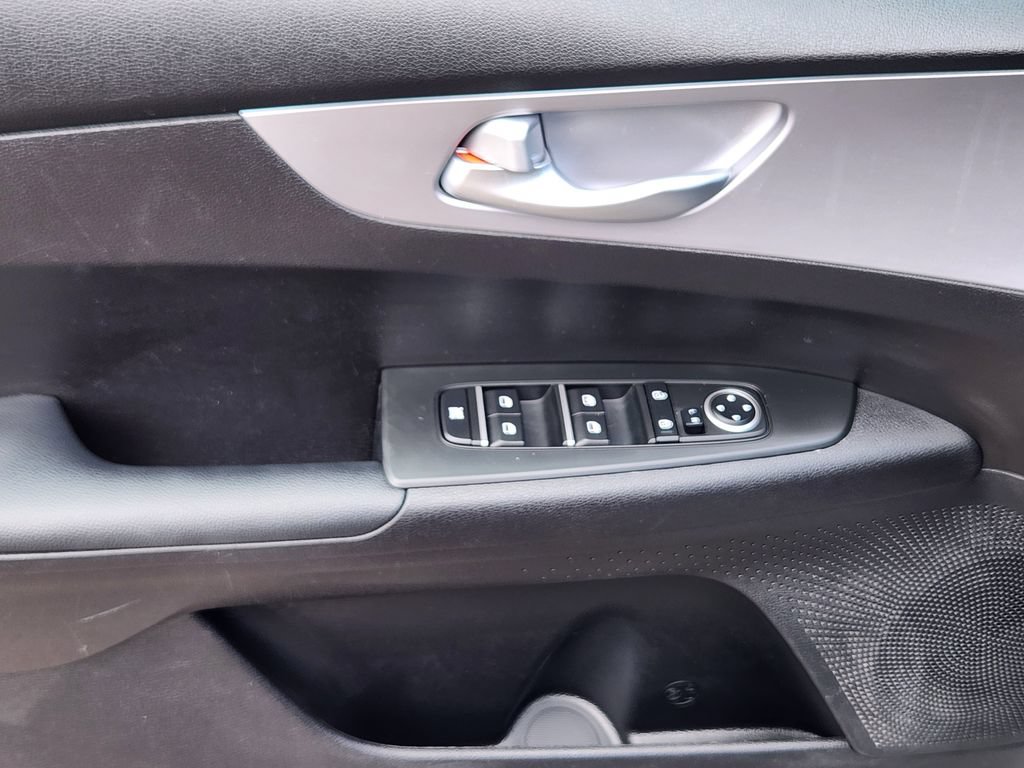Certified 2023 Kia Forte LXS w/ LXS Technology Package FWD image 10