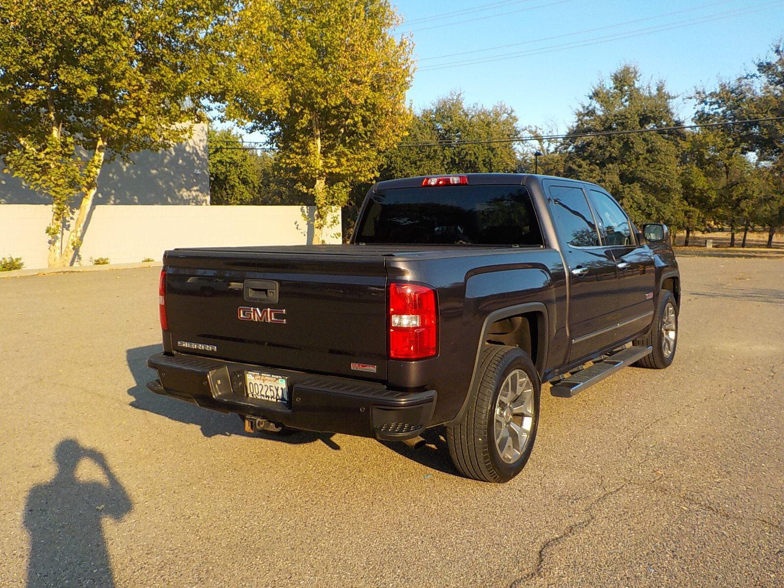 Used 2015 GMC Sierra 1500 SLT w/ All-Terrain Package AWD/4WD image 4