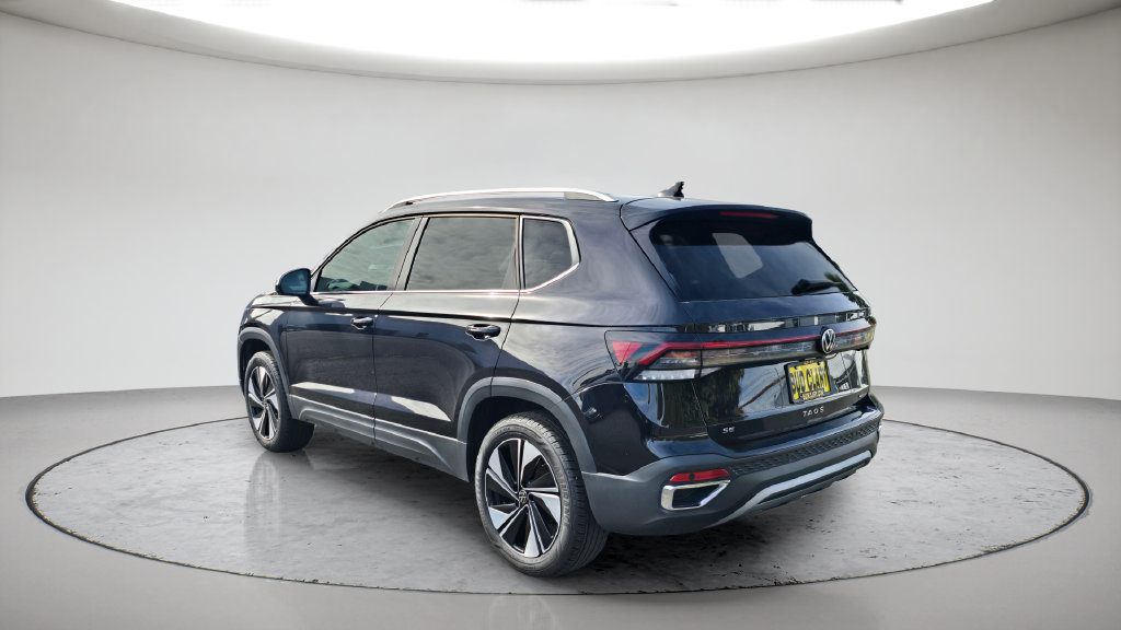Used 2025 Volkswagen Taos SE AWD/4WD image 7
