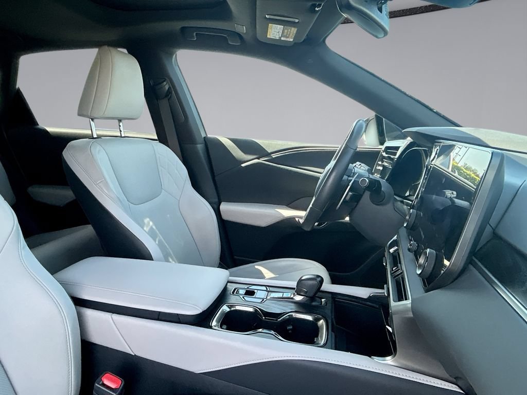 Used 2024 Lexus RX 350 Premium w/ Accessory Package (Z1) FWD image 16