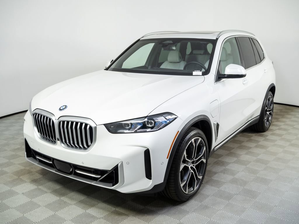 Used 2025 BMW X5 xDrive50e w/ Parking Assistance Package AWD/4WD image 1
