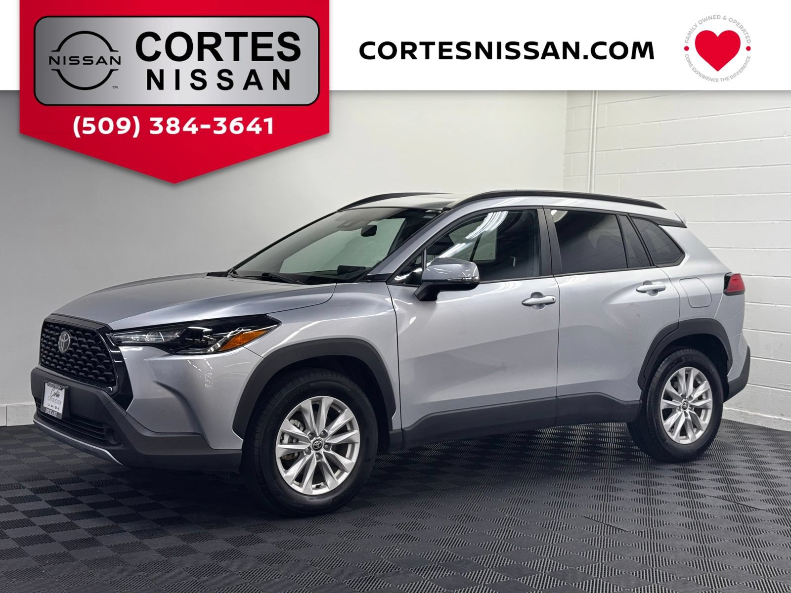 Used 2022 Toyota Corolla Cross LE w/ Moonroof Package