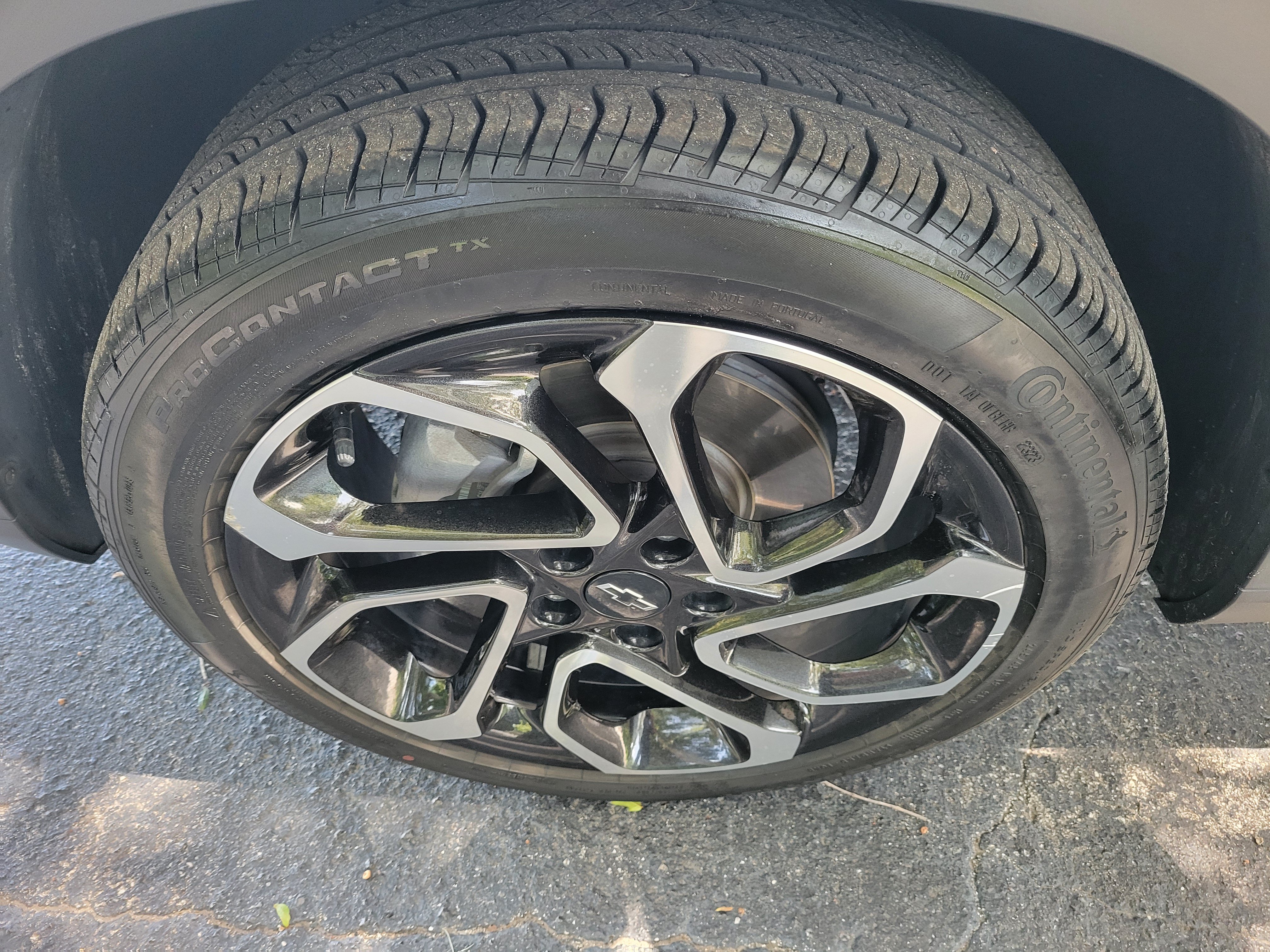 Certified 2024 Chevrolet Trax RS w/ Sunroof Package FWD image 33