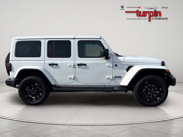 Used 2025 Jeep Wrangler Sahara 4xe image 6