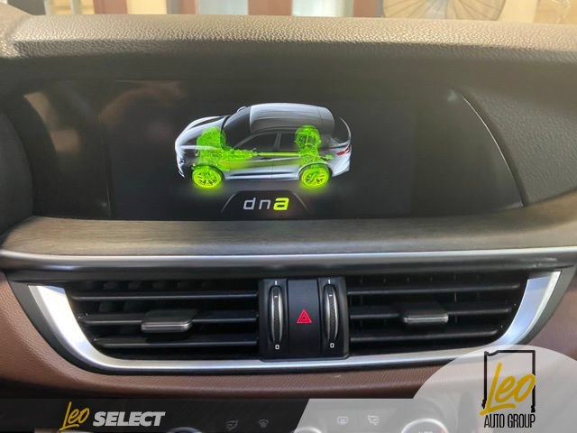 Used 2018 Alfa Romeo Stelvio Ti AWD/4WD image 10