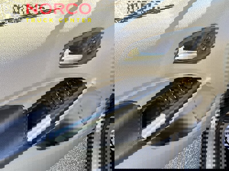 Used 2015 Ford Transit Connect XLT image 21