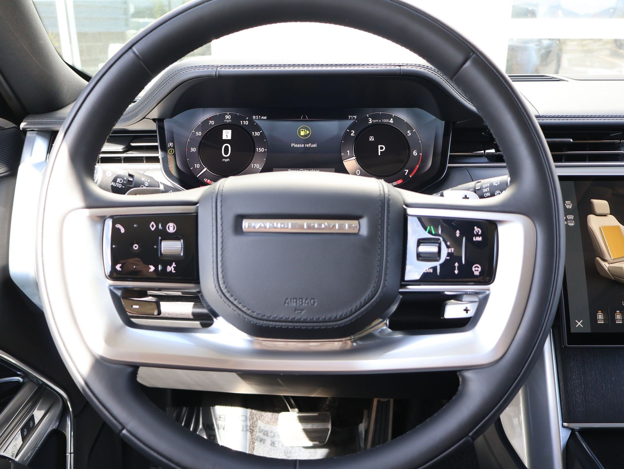 Certified 2024 Land Rover Range Rover Long Wheelbase SE AWD/4WD image 15