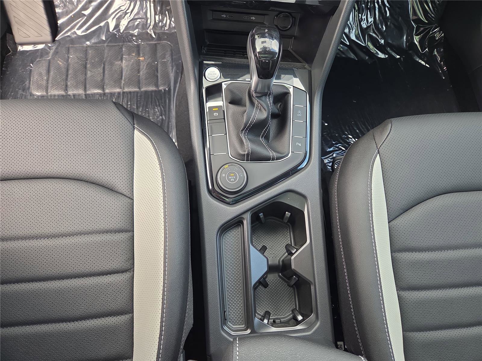 New 2025 Volkswagen Taos SEL image 22