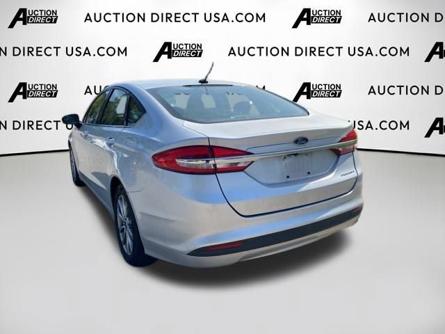 Used 2017 Ford Fusion SE image 9