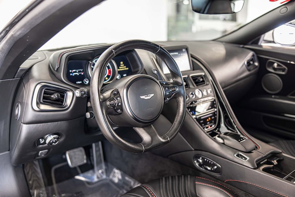 Used 2018 Aston Martin DB11 V12 image 17