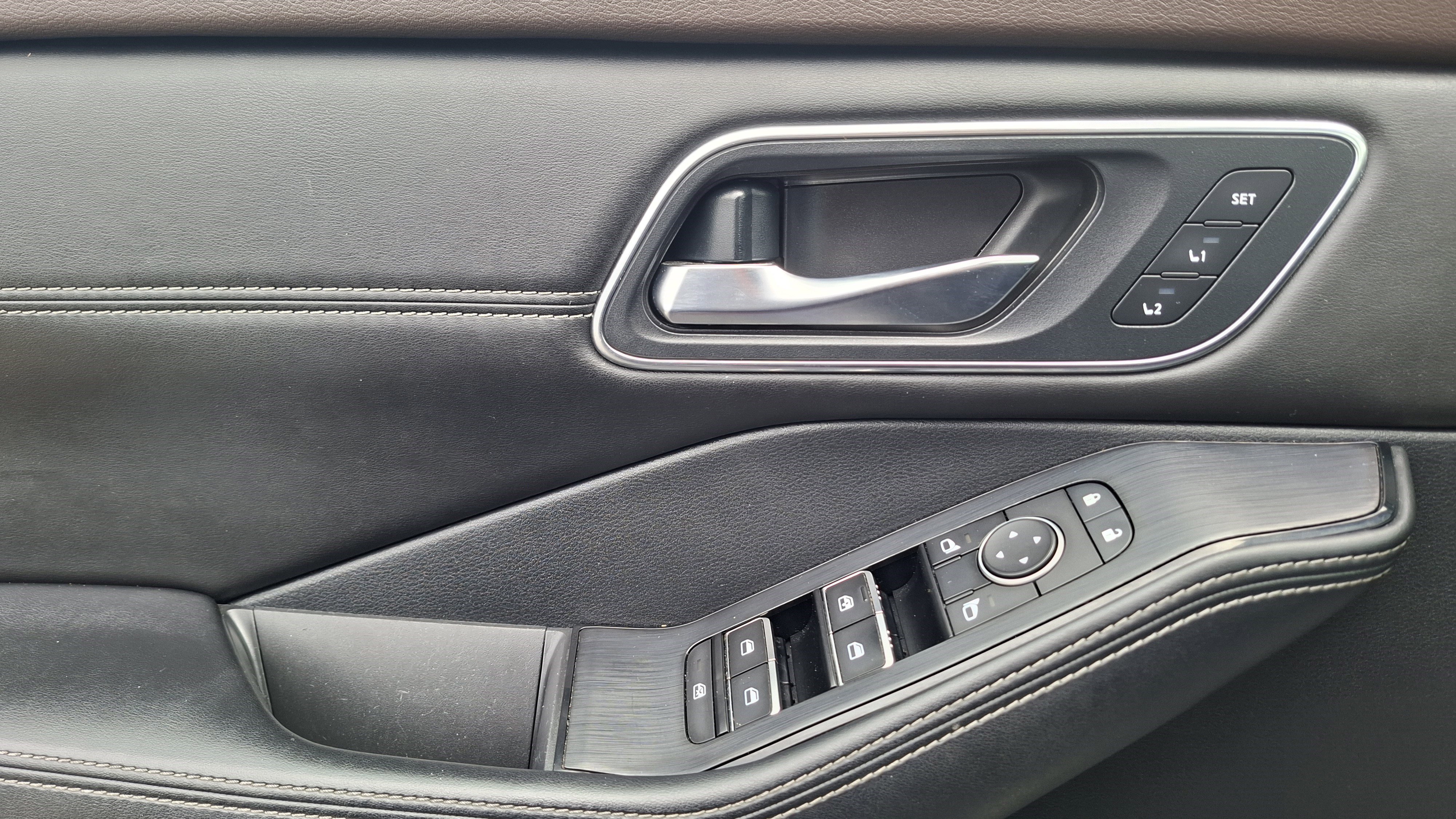 Used 2021 Nissan Rogue Platinum image 17