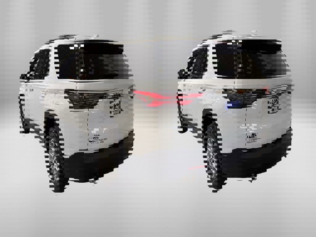 Certified 2023 Chevrolet Traverse LT w/ LPO, Floor Liner Package image 3