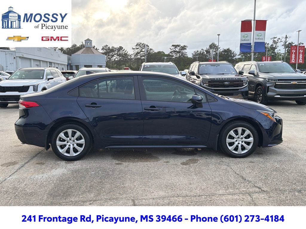 Used 2025 Toyota Corolla LE image 8