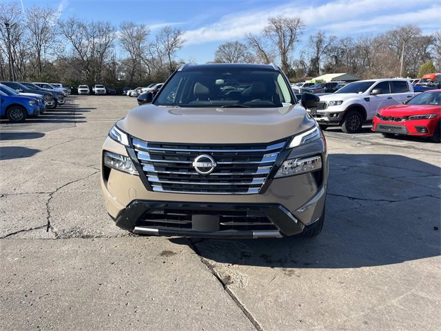 Used 2024 Nissan Rogue Platinum image 8