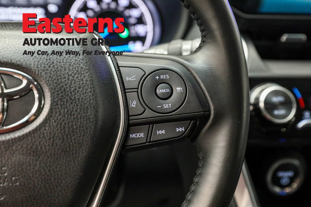 Used 2024 Toyota Venza LE image 15