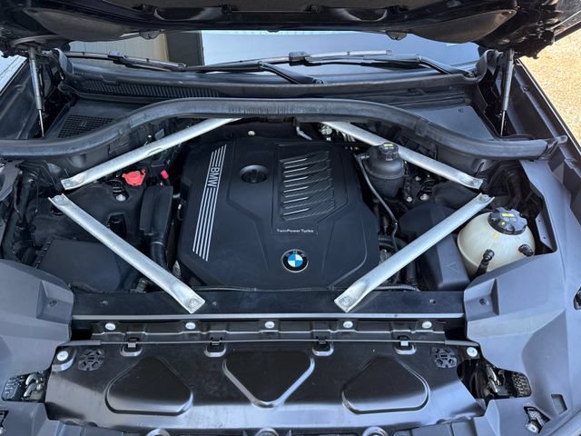 Used 2020 BMW X7 xDrive40i w/ Cold Weather Package AWD/4WD image 27