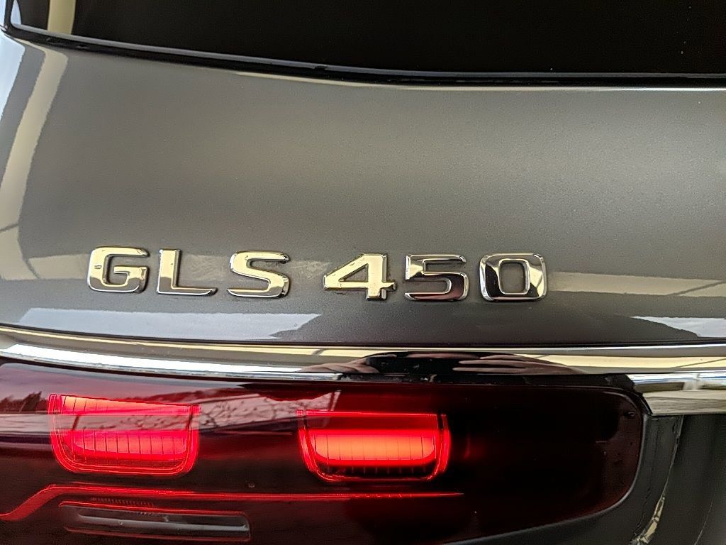 Used 2025 Mercedes-Benz GLS 450 4MATIC image 7