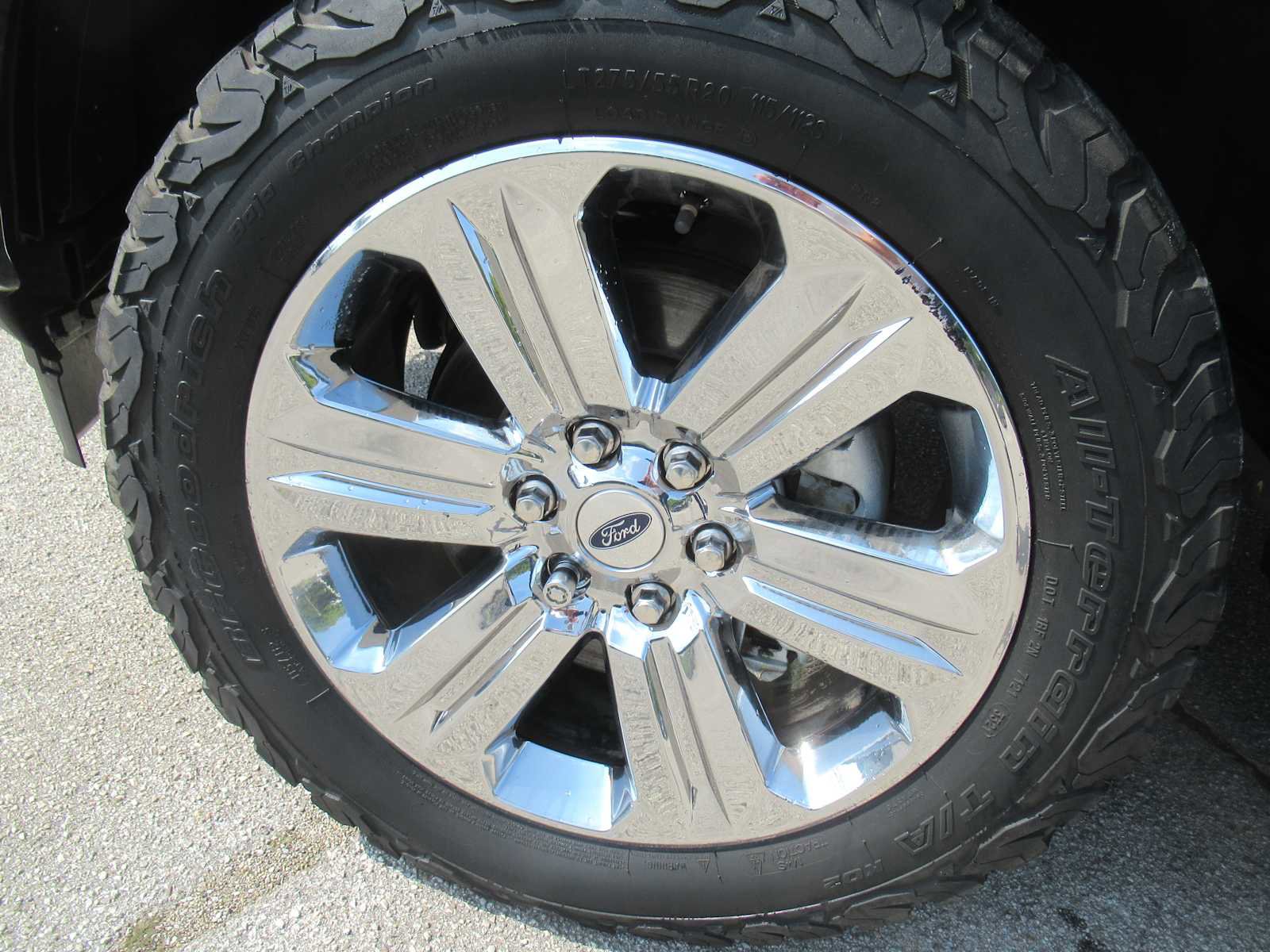 Used 2019 Ford F150 Lariat w/ Equipment Group 502A Luxury image 4