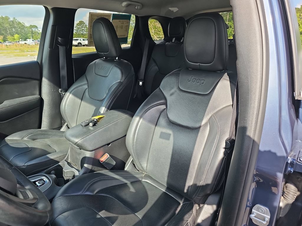 Used 2019 Jeep Cherokee Limited AWD/4WD image 19