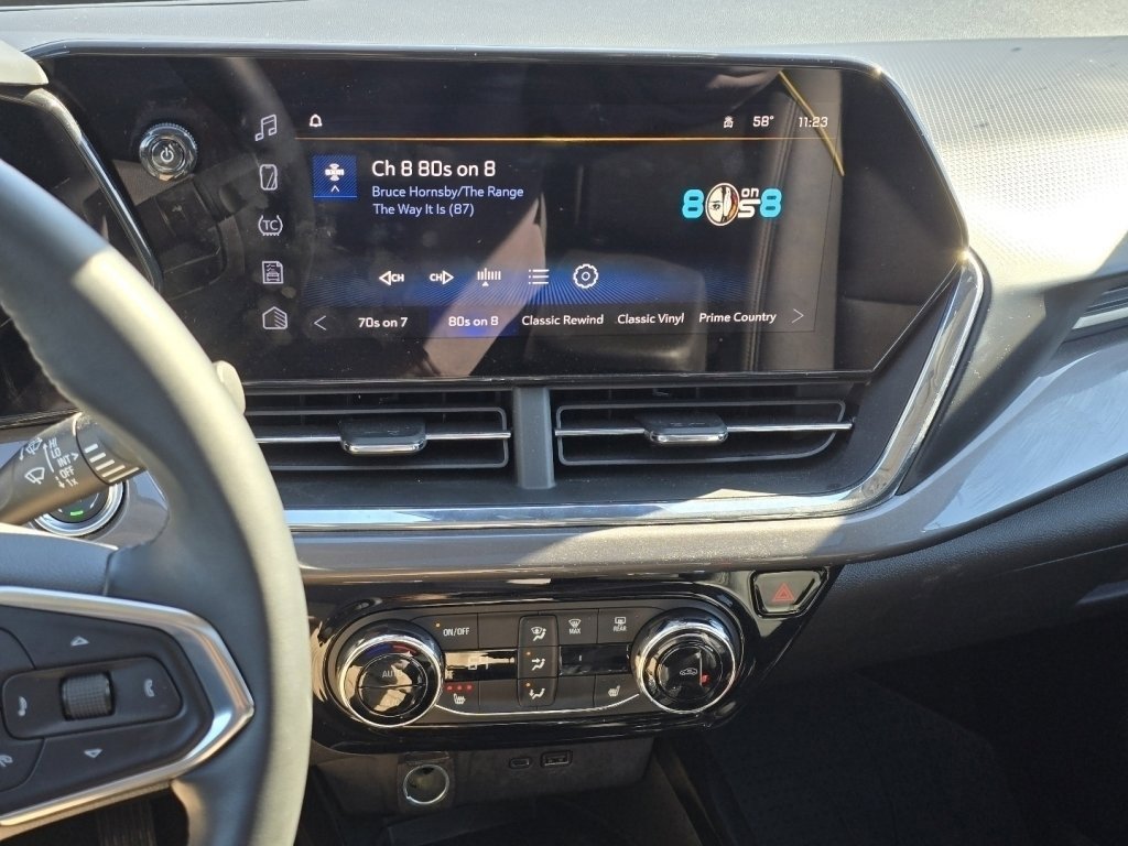 Used 2025 Chevrolet Trax ACTIV w/ Sunroof Package image 24